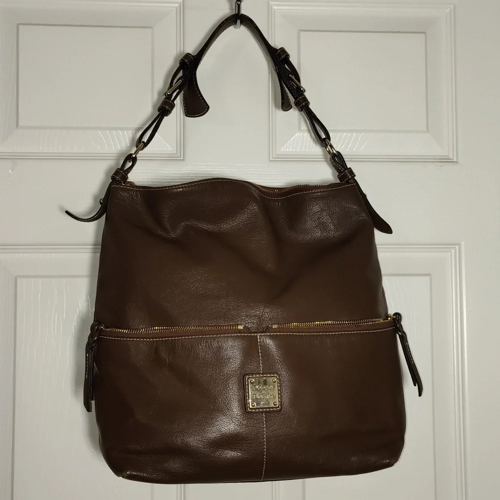 Brown Dooney and Bourke Dillen Pocket Sac Brown Leather Bag - Picture 1 of 15